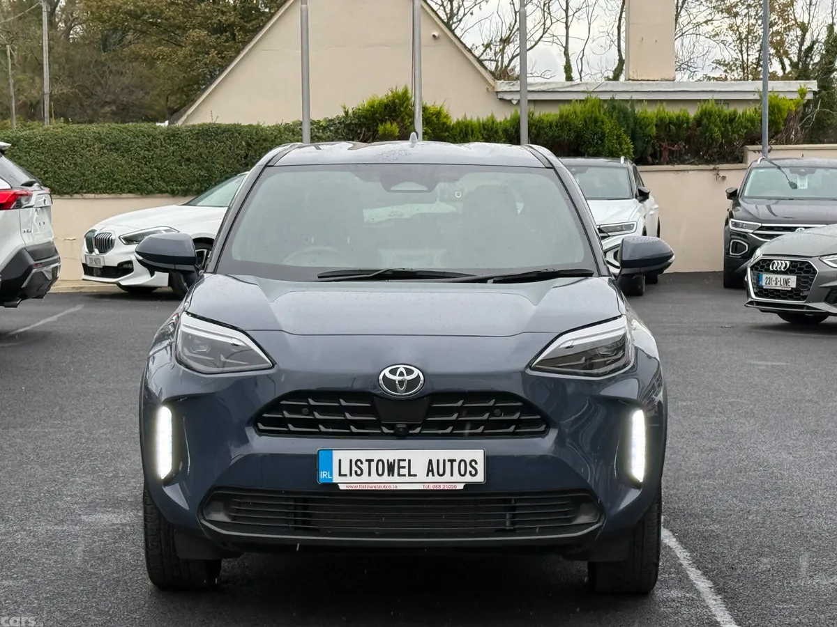 Toyota Yaris Cross SUV, Petrol Hybrid, 2025, Grey