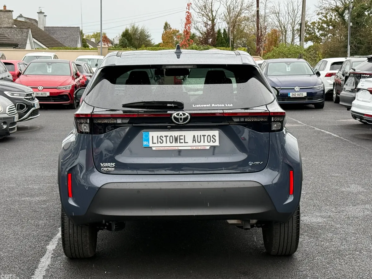 Toyota Yaris Cross SUV, Petrol Hybrid, 2025, Grey