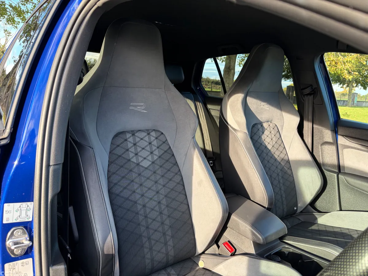 Volkswagen Golf Estate, Petrol, 2022, Blue