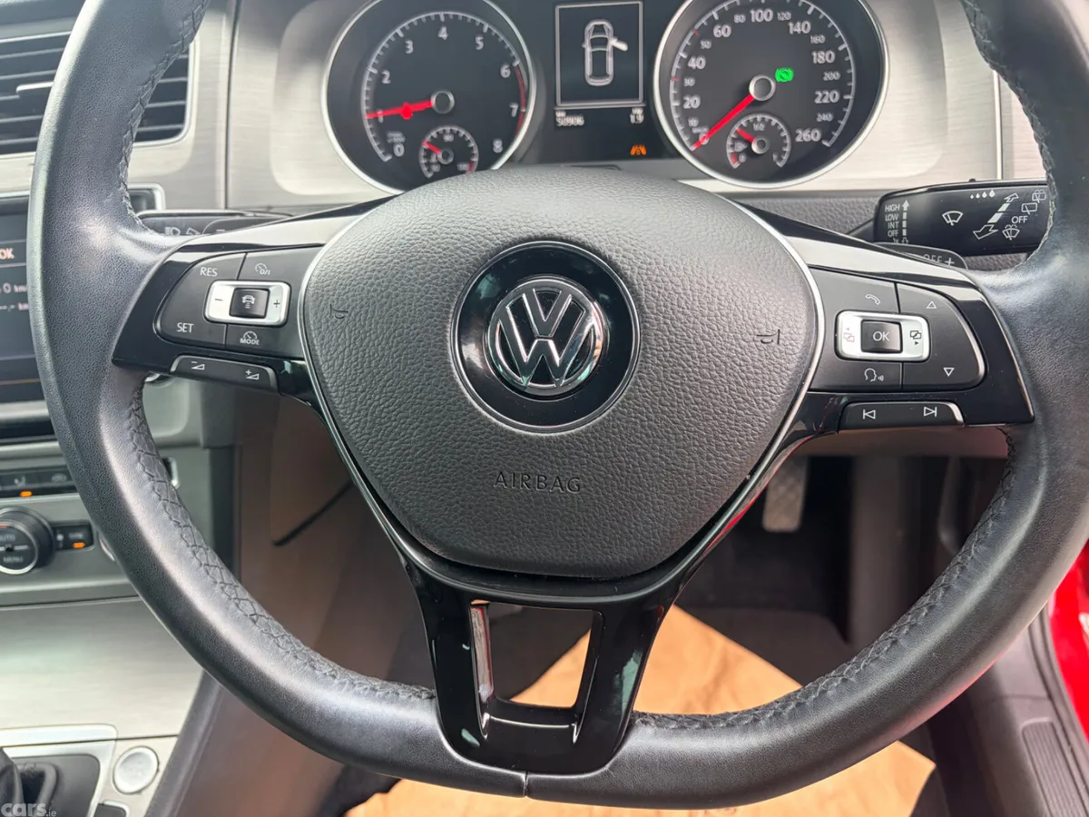 Volkswagen Golf Estate, Petrol, 2016, Red