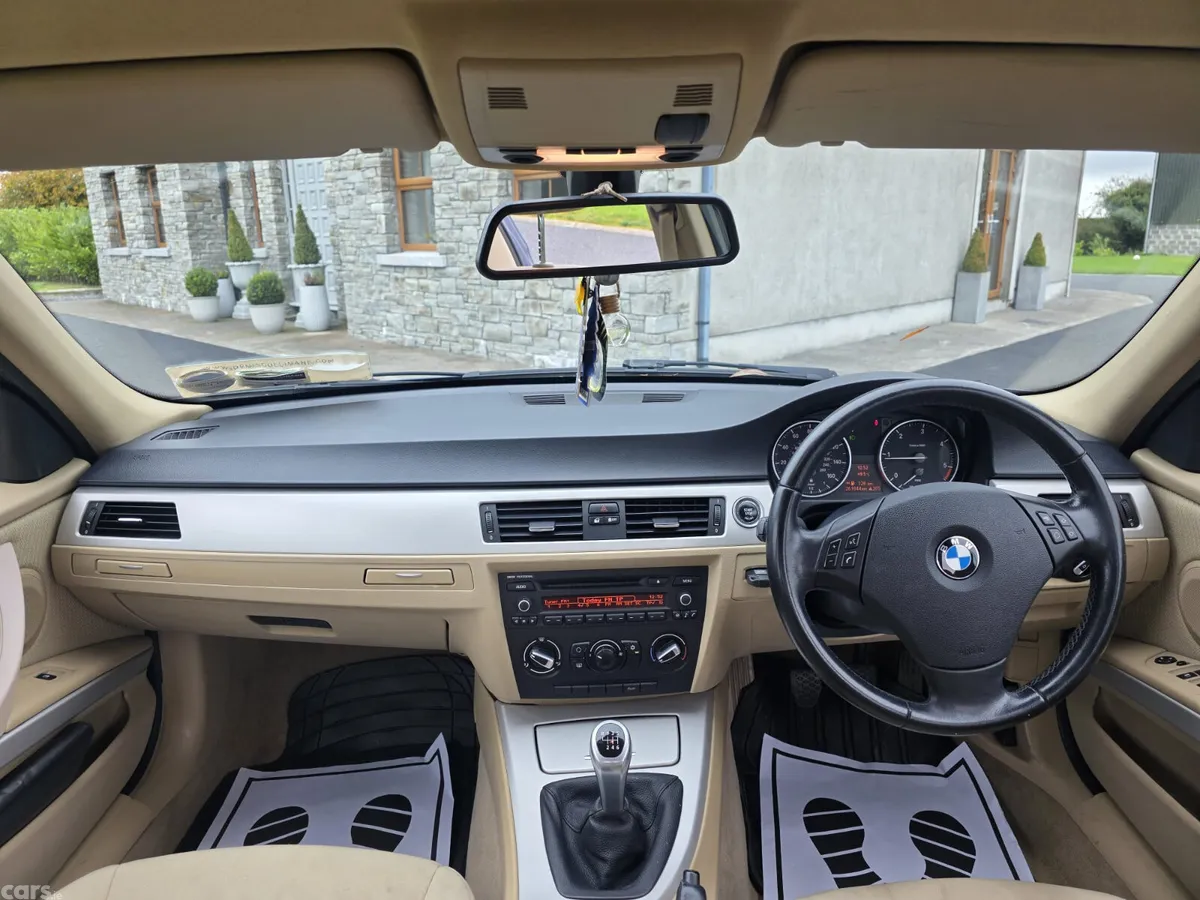BMW 3-Series Saloon, Diesel, 2011, Blue