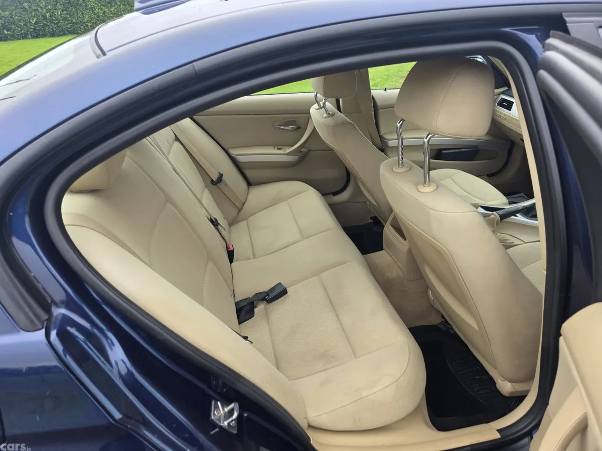 BMW 3-Series Saloon, Diesel, 2011, Blue