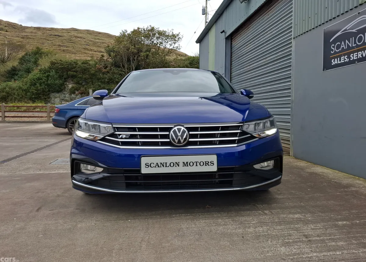 Volkswagen Passat Saloon, Diesel, 2021, Blue