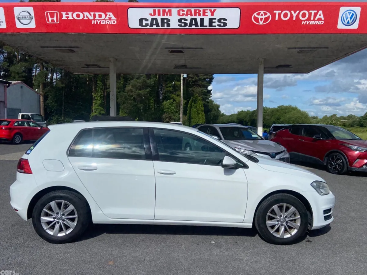 Volkswagen Golf Hatchback, Petrol, 2016, White