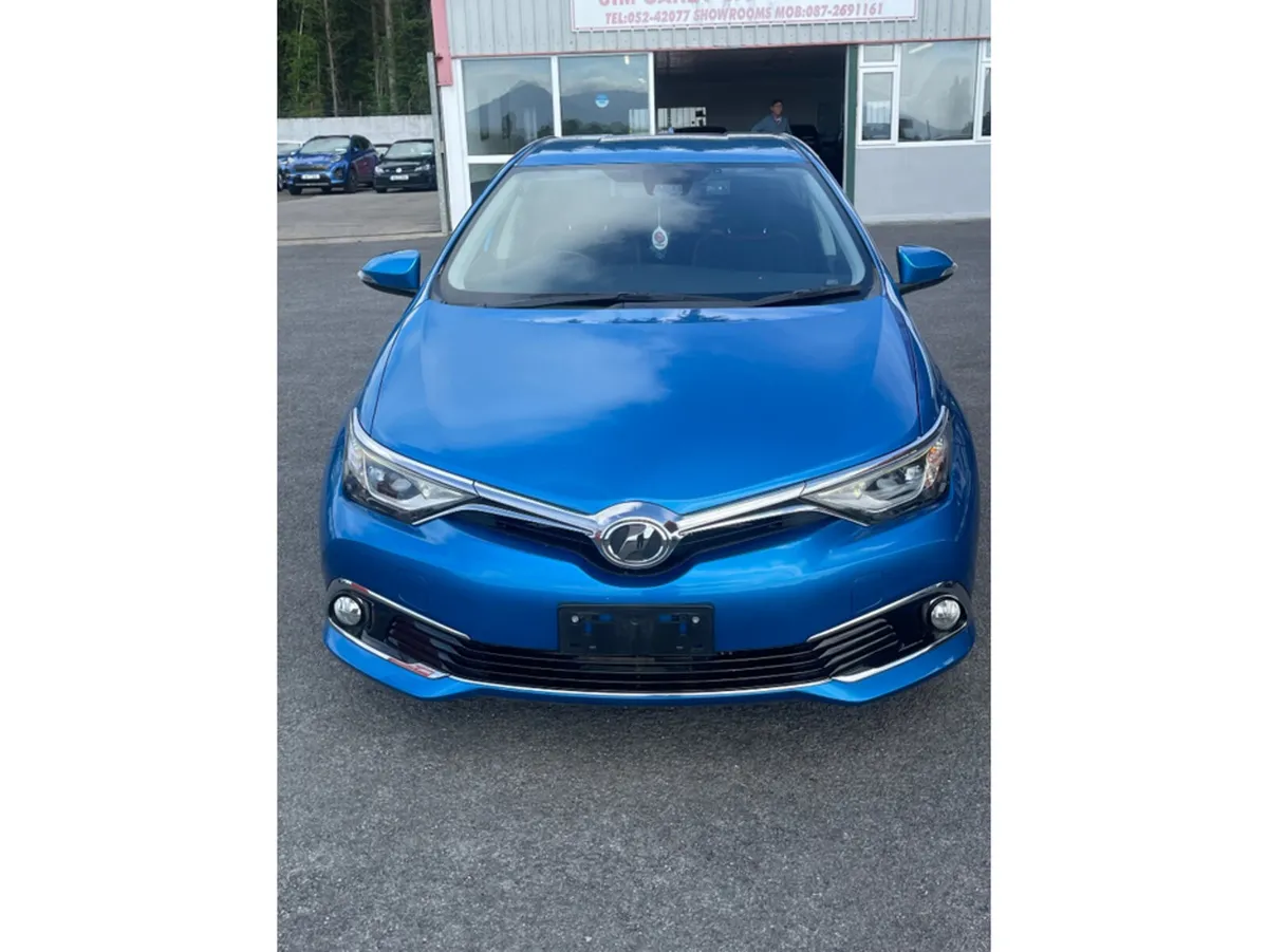 Toyota Auris Hatchback, Petrol, 2015, Blue