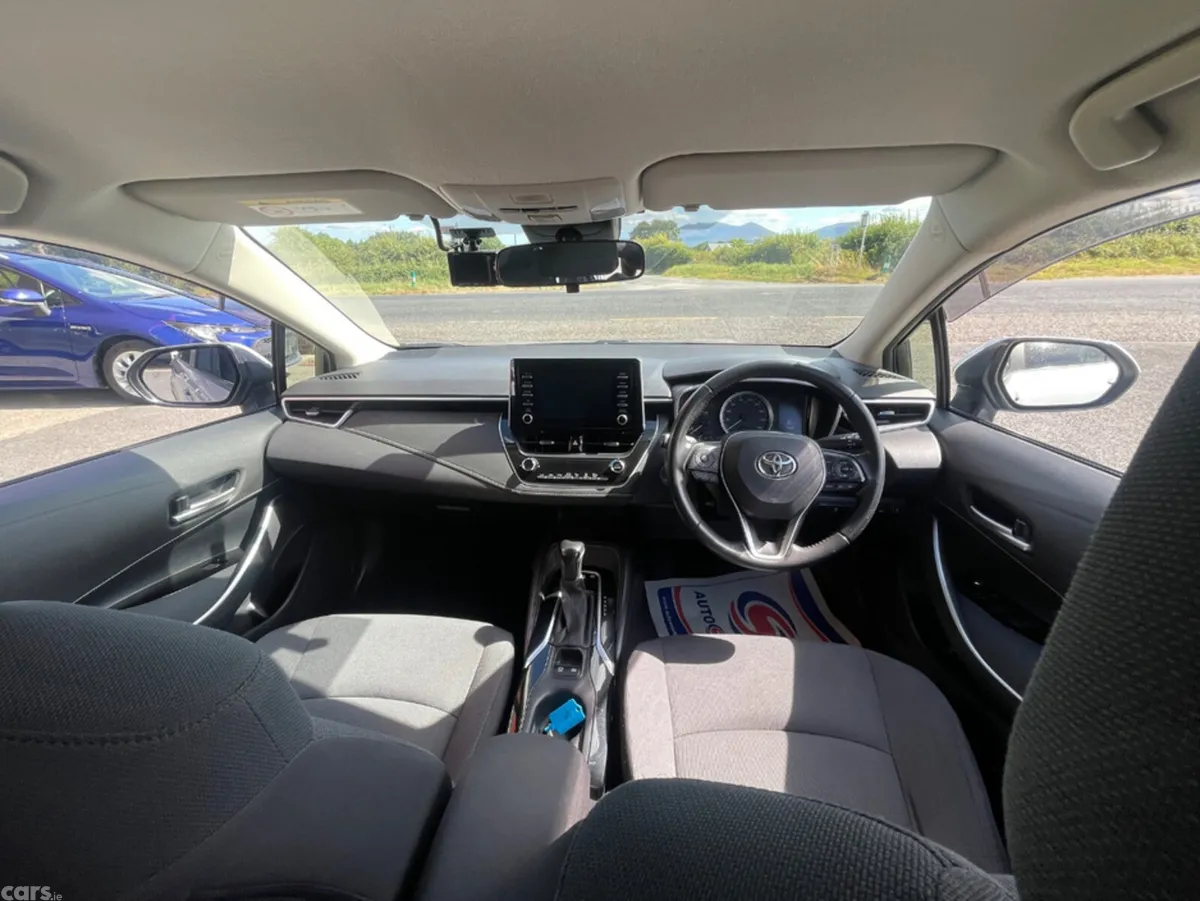Toyota Corolla Estate, Petrol Hybrid, 2019, Silver