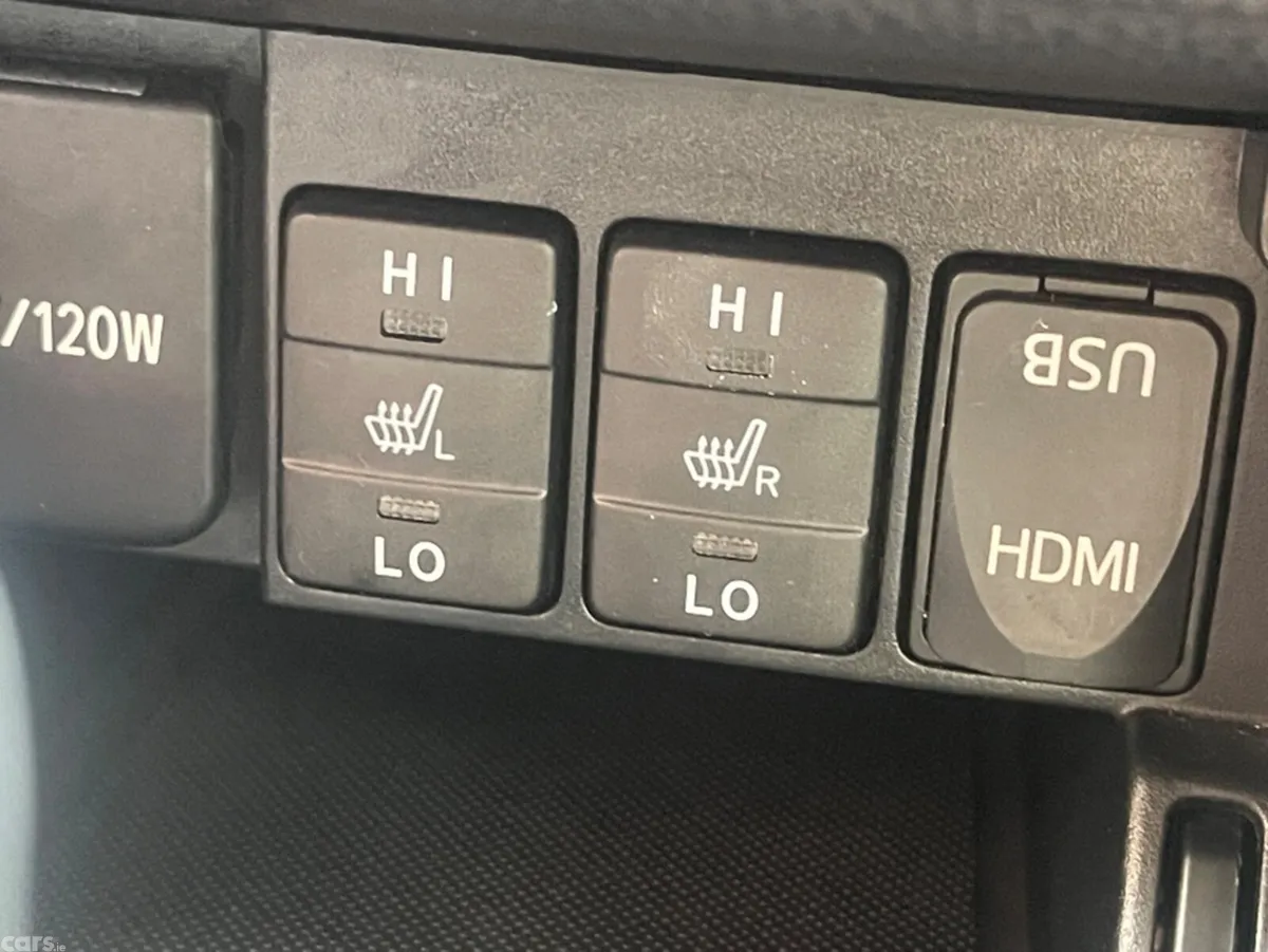 Toyota Auris Hatchback, Petrol, 2015, Blue