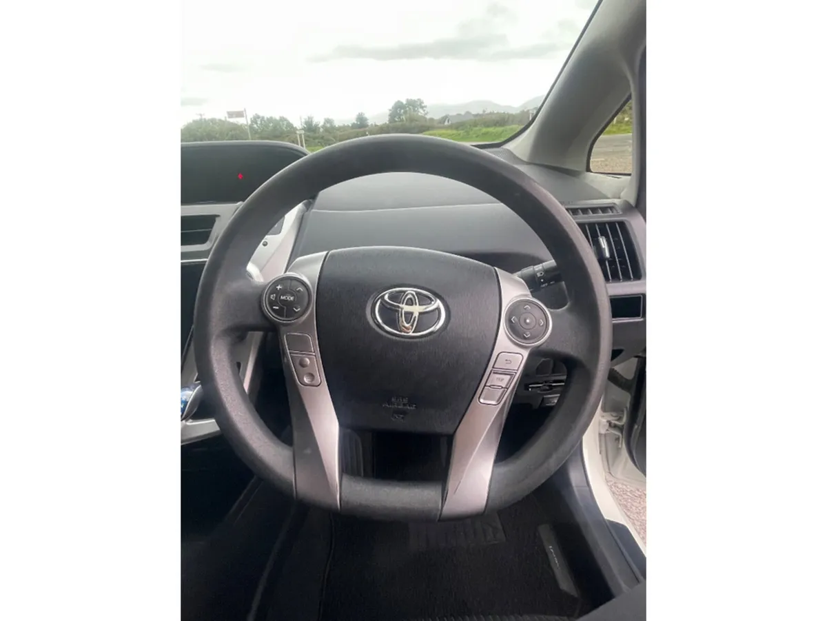 Toyota Prius Hatchback, Petrol Hybrid, 2016, White