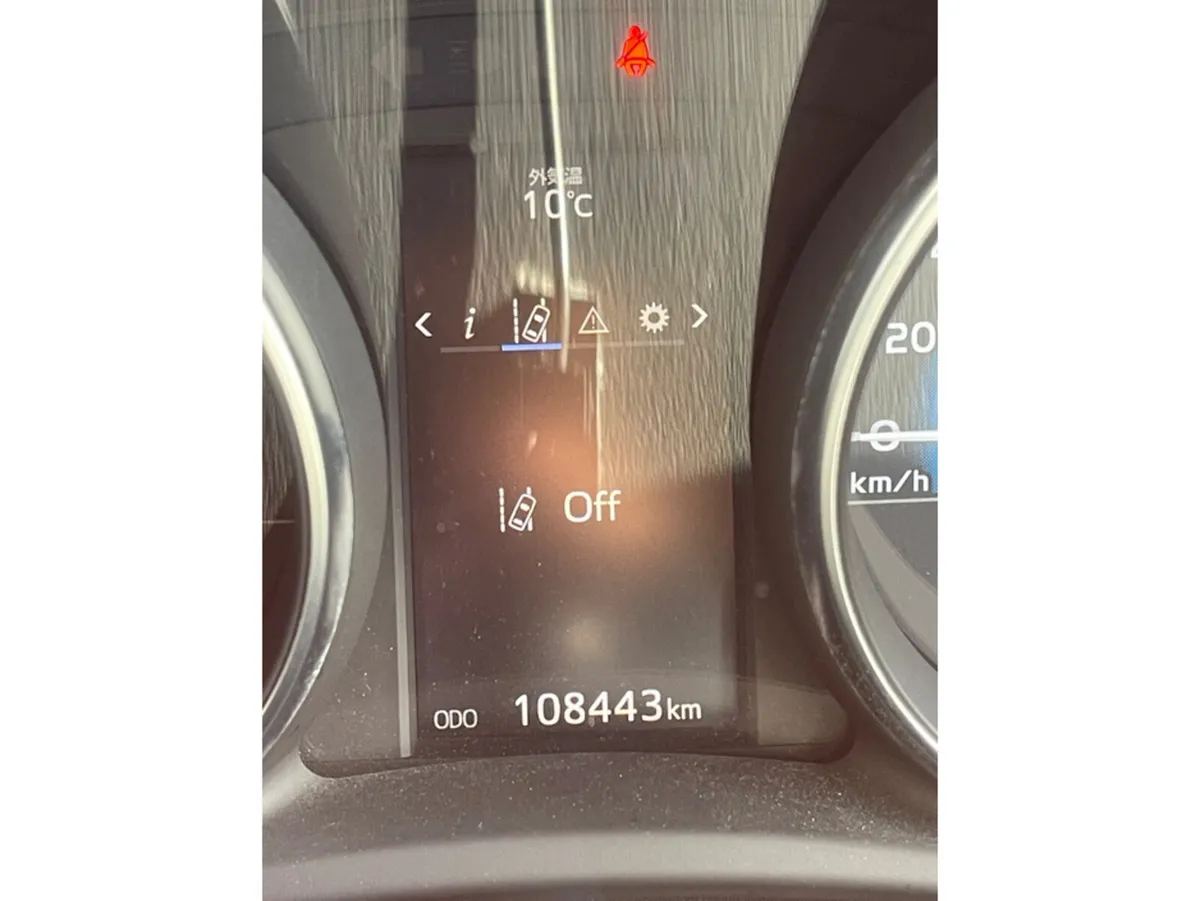 Toyota Auris Hatchback, Petrol Hybrid, 2016, White