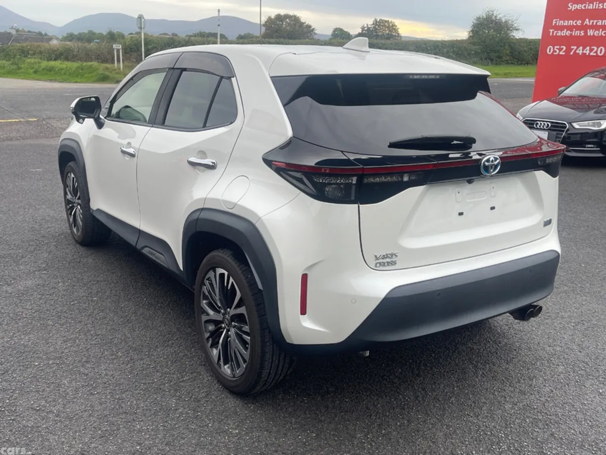 Toyota Yaris Cross Hatchback, Petrol Hybrid, 2020, White