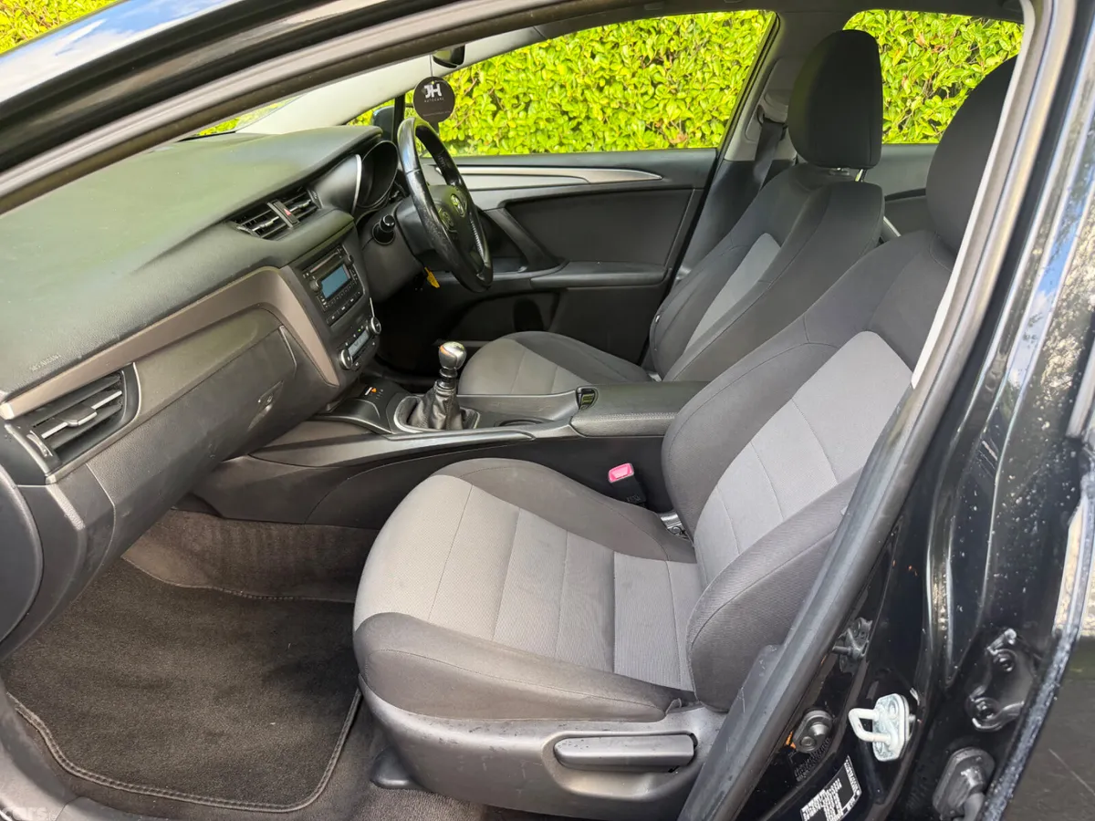 Toyota Avensis Saloon, Diesel, 2017, Black
