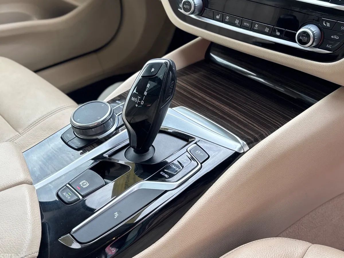BMW 5-Series Estate, Diesel, 2017, Blue
