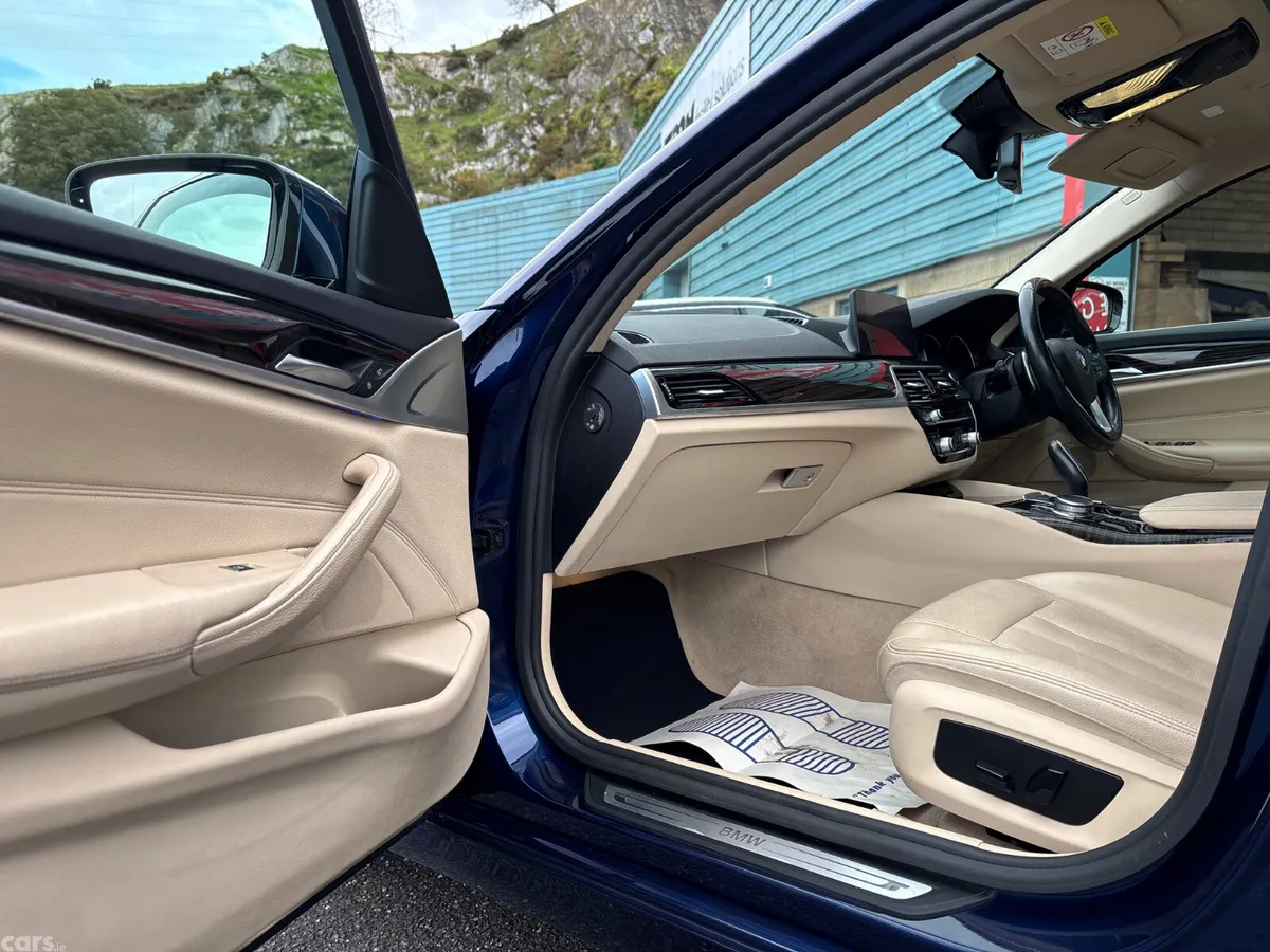 BMW 5-Series Estate, Diesel, 2017, Blue