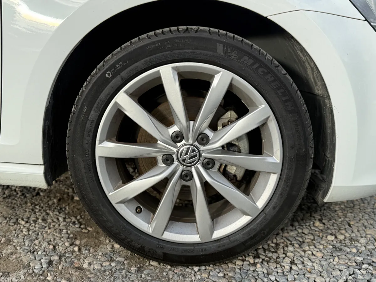 Volkswagen Golf Hatchback, Petrol, 2013, White