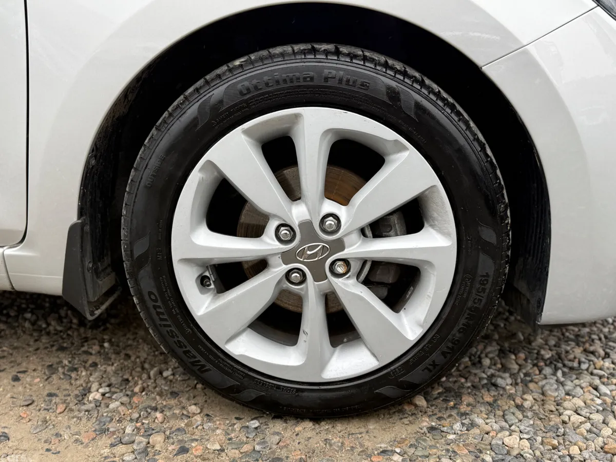 Hyundai i20 Hatchback, Petrol, 2020, Grey