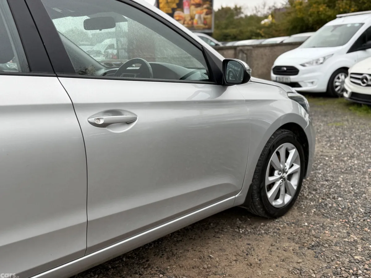 Hyundai i20 Hatchback, Petrol, 2020, Grey