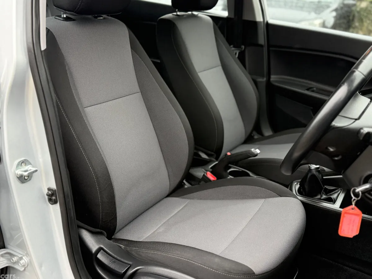 Hyundai i20 Hatchback, Petrol, 2020, Grey
