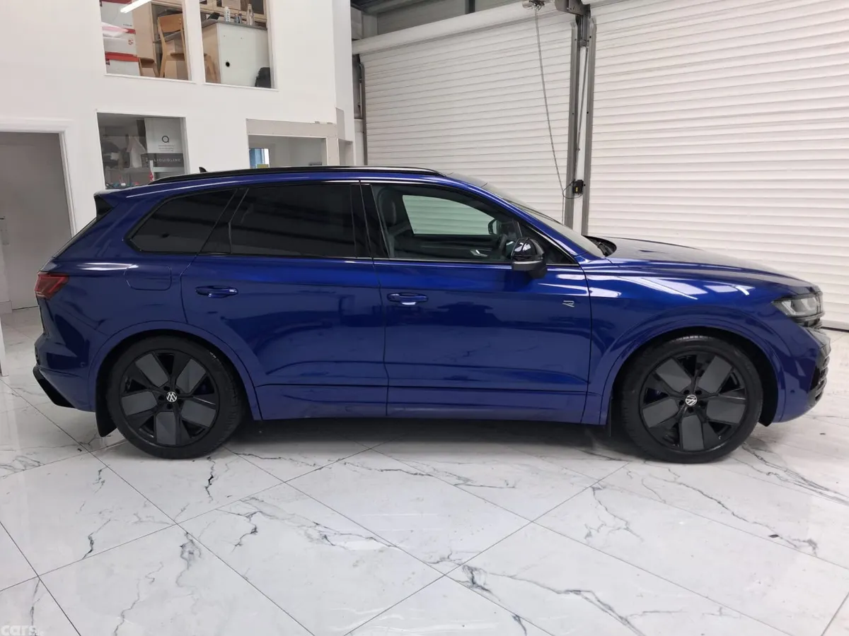 Volkswagen Touareg SUV, Petrol Plug-in Hybrid, 2026, Blue