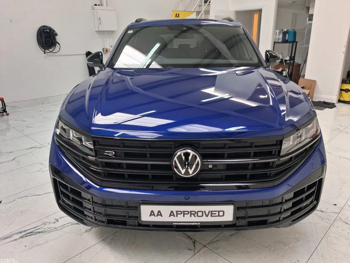 Volkswagen Touareg SUV, Petrol Plug-in Hybrid, 2026, Blue