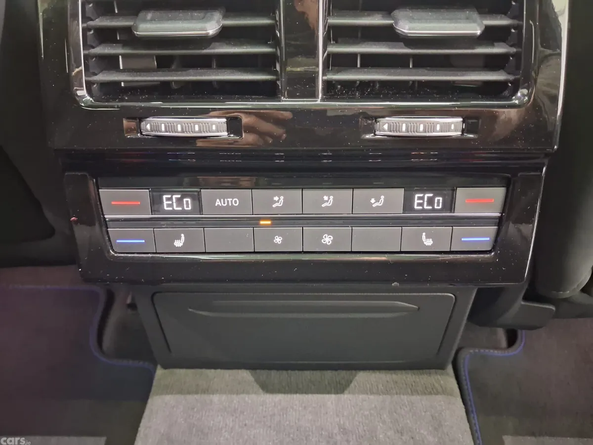 Volkswagen Touareg SUV, Petrol Plug-in Hybrid, 2026, Blue