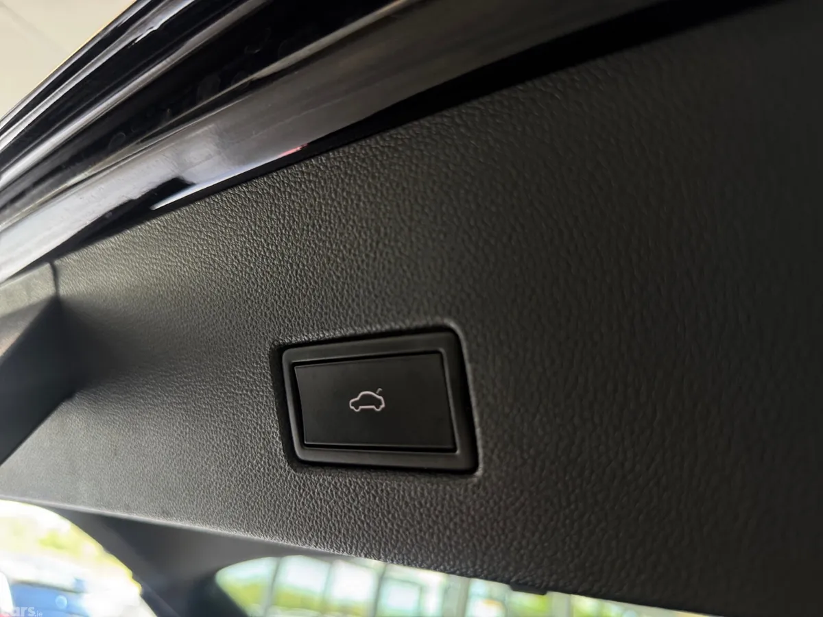 Volkswagen T-Roc SUV, Diesel, 2021, Black