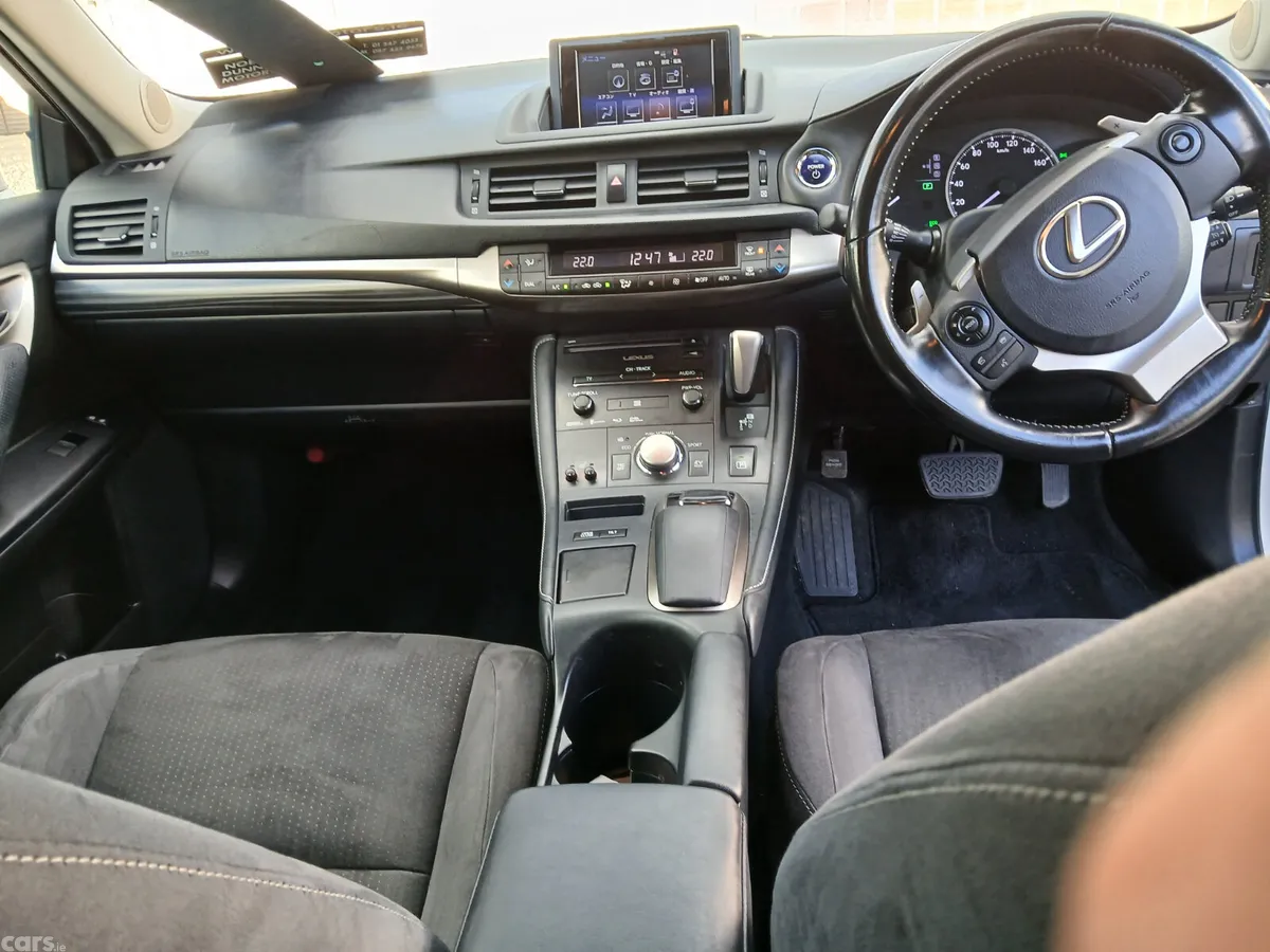 Lexus CT Hatchback, Petrol Hybrid, 2016, White