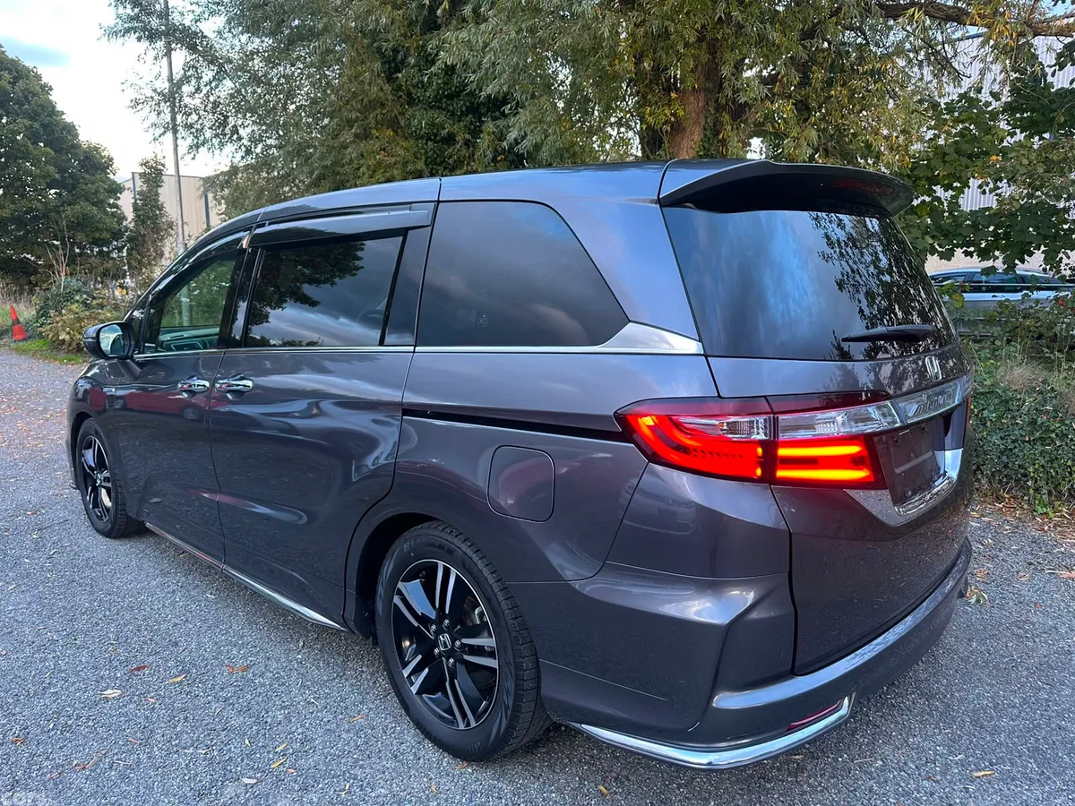 Honda Odyssey MPV, Petrol Hybrid, 2017, Grey