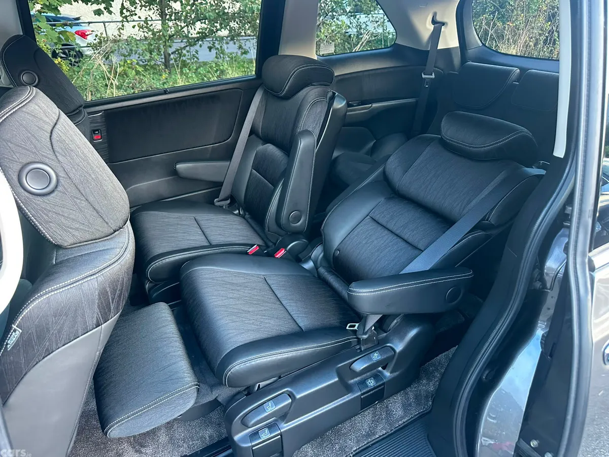 Honda Odyssey MPV, Petrol Hybrid, 2017, Grey
