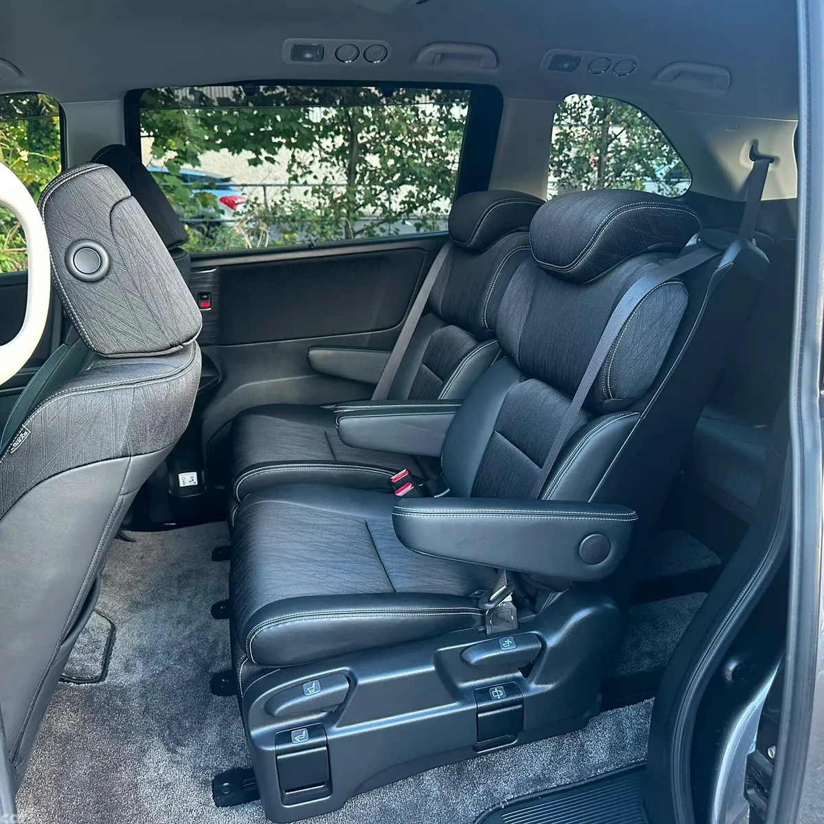 Honda Odyssey MPV, Petrol Hybrid, 2017, Grey