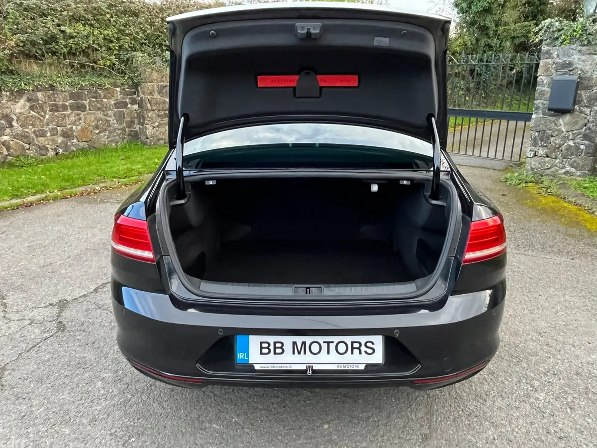 Volkswagen Passat Saloon, Diesel, 2018, Black