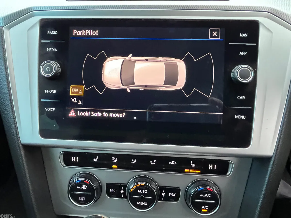 Volkswagen Passat Saloon, Diesel, 2018, Black