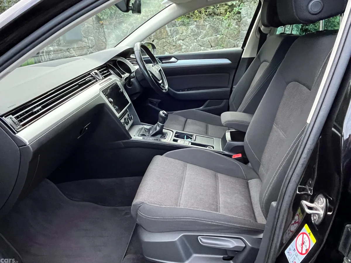 Volkswagen Passat Saloon, Diesel, 2018, Black