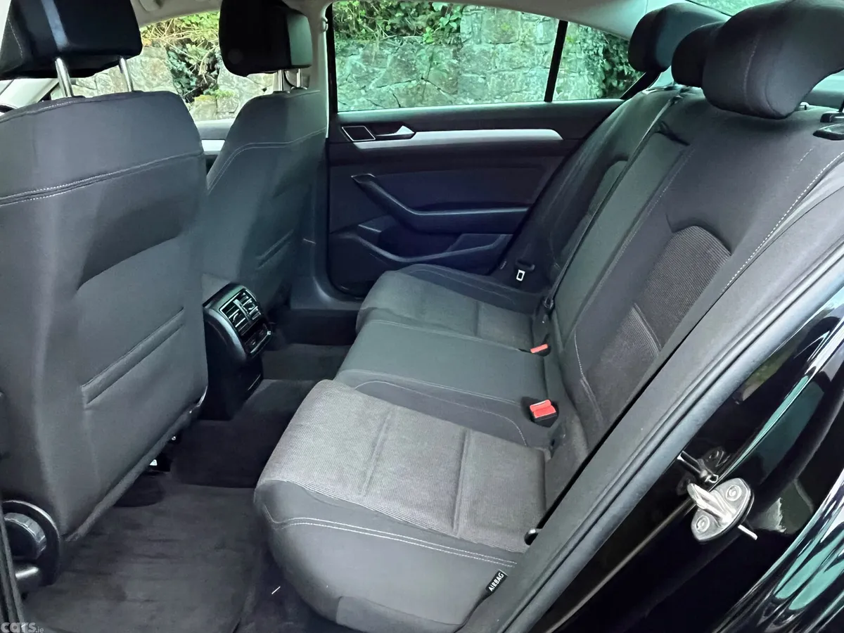Volkswagen Passat Saloon, Diesel, 2018, Black