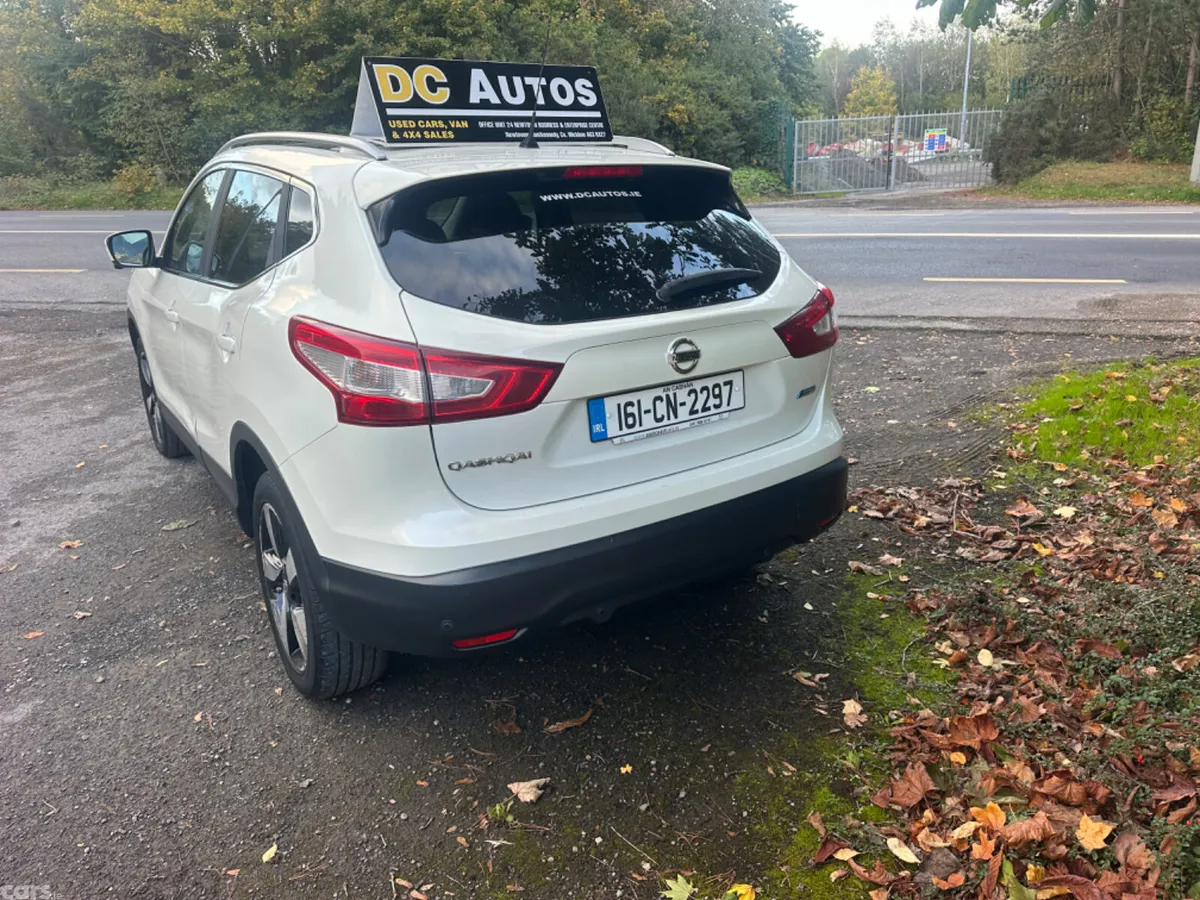 Nissan Qashqai Hatchback, Diesel, 2016, White