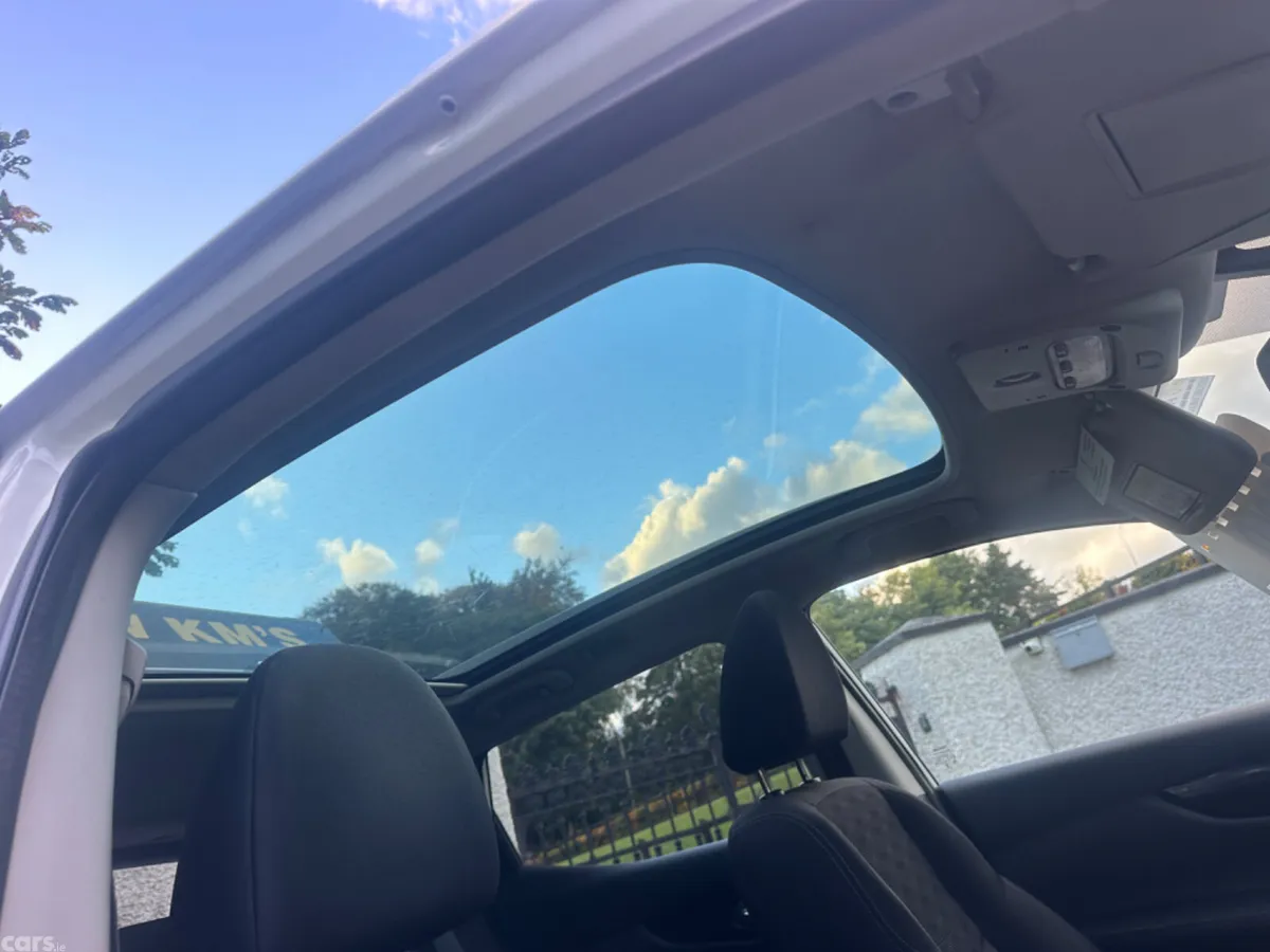 Nissan Qashqai Hatchback, Diesel, 2016, White