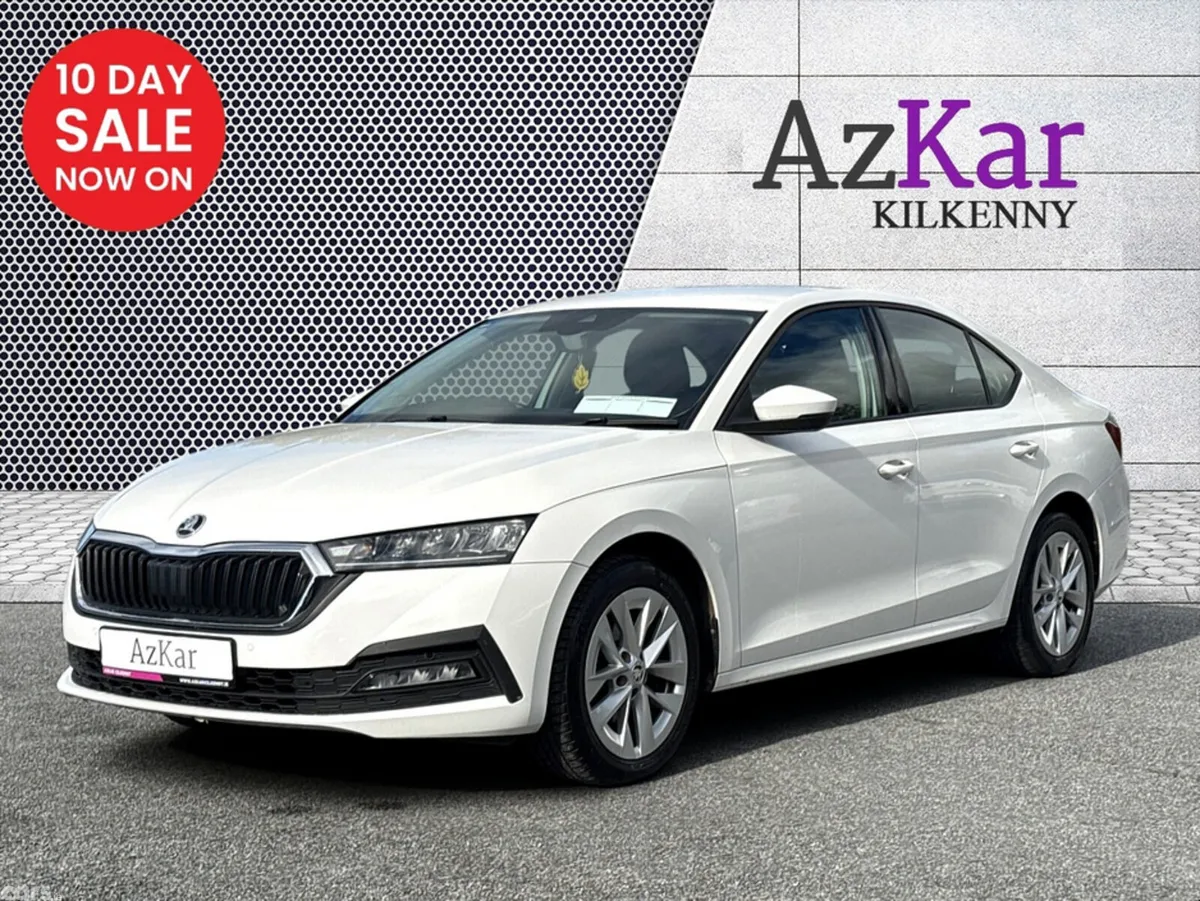 Skoda Octavia Hatchback, Diesel, 2024, White