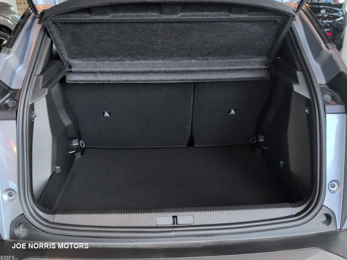 Peugeot 2008 MPV, Electric, 2026, Grey