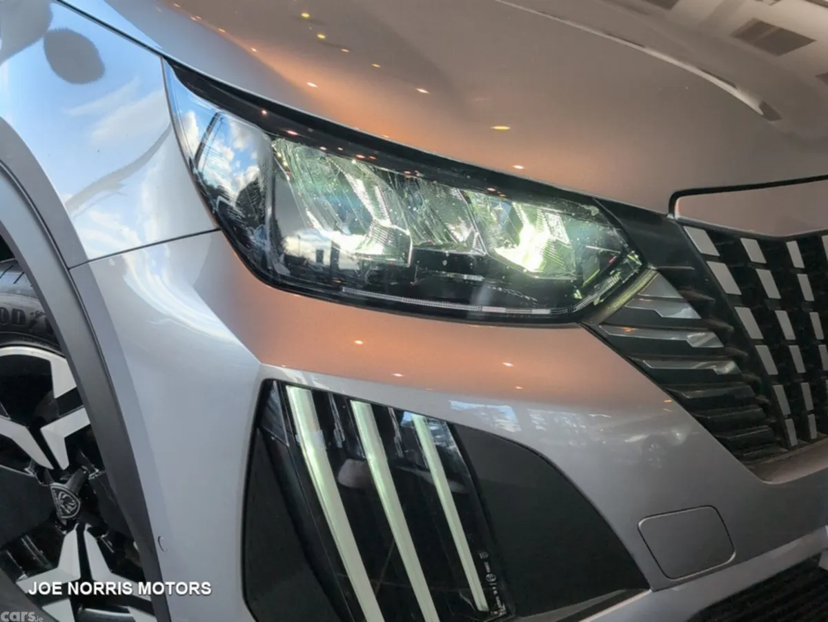 Peugeot 2008 MPV, Electric, 2026, Grey