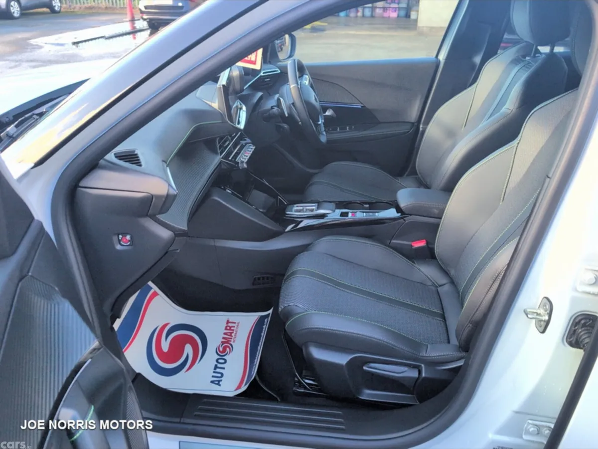 Peugeot 2008 MPV, Petrol Hybrid, 2026, White