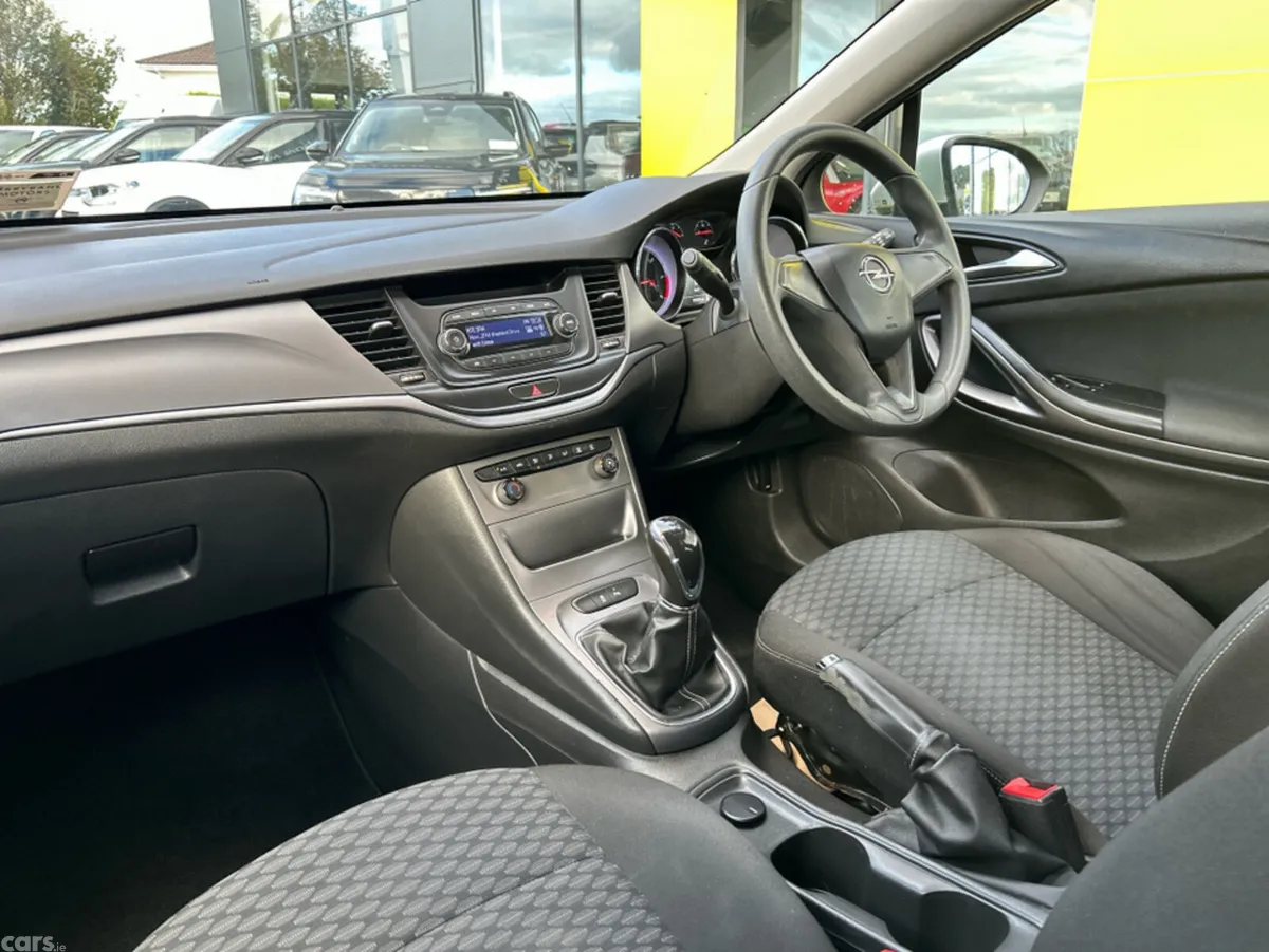 Opel Astra Hatchback, Diesel, 2016, Silver