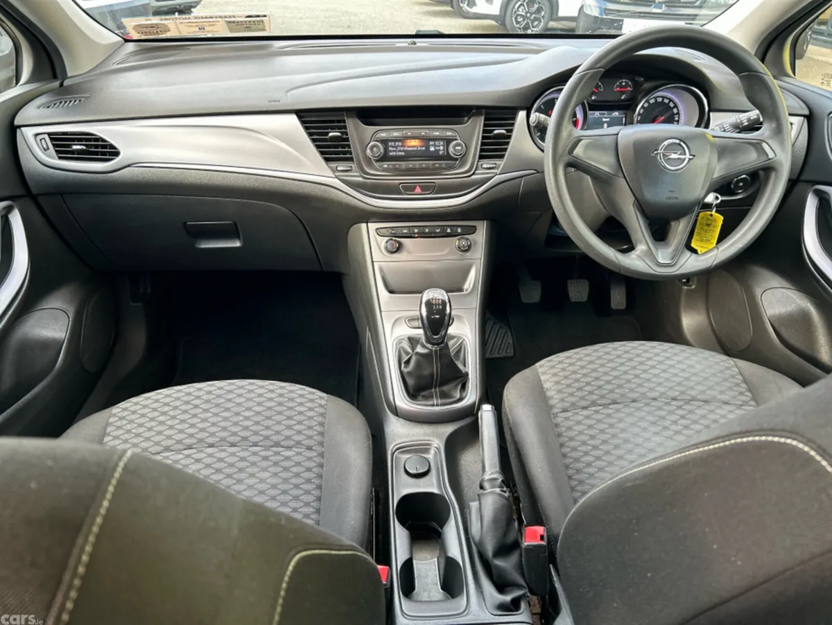 Opel Astra Hatchback, Diesel, 2016, Silver