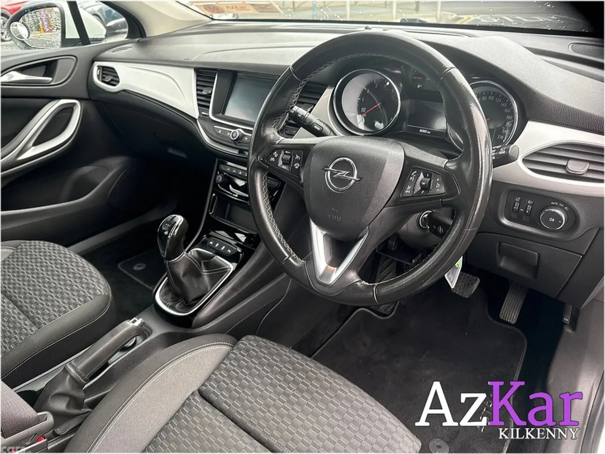 Opel Astra Hatchback, Petrol, 2020, White