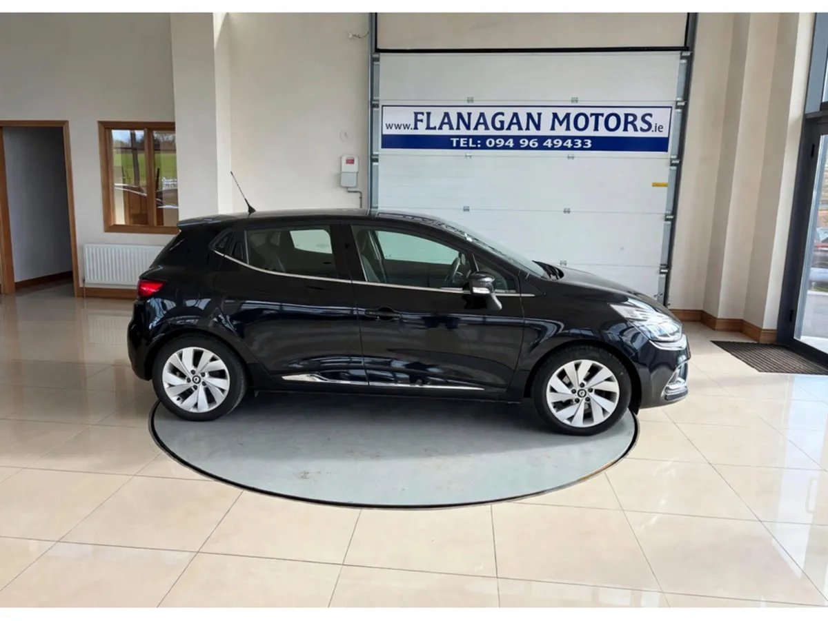 Renault Clio Hatchback, Diesel, 2019, Black