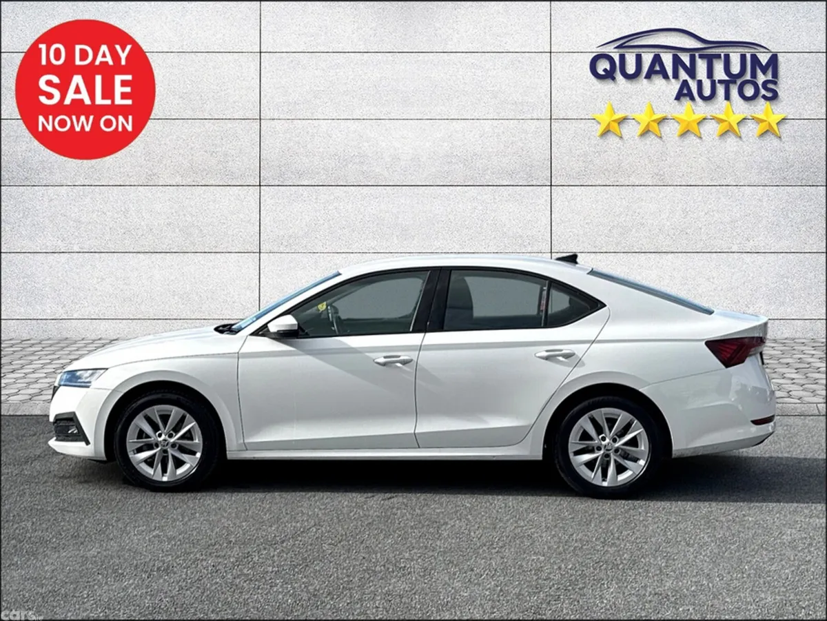 Skoda Octavia Hatchback, Diesel, 2024, White