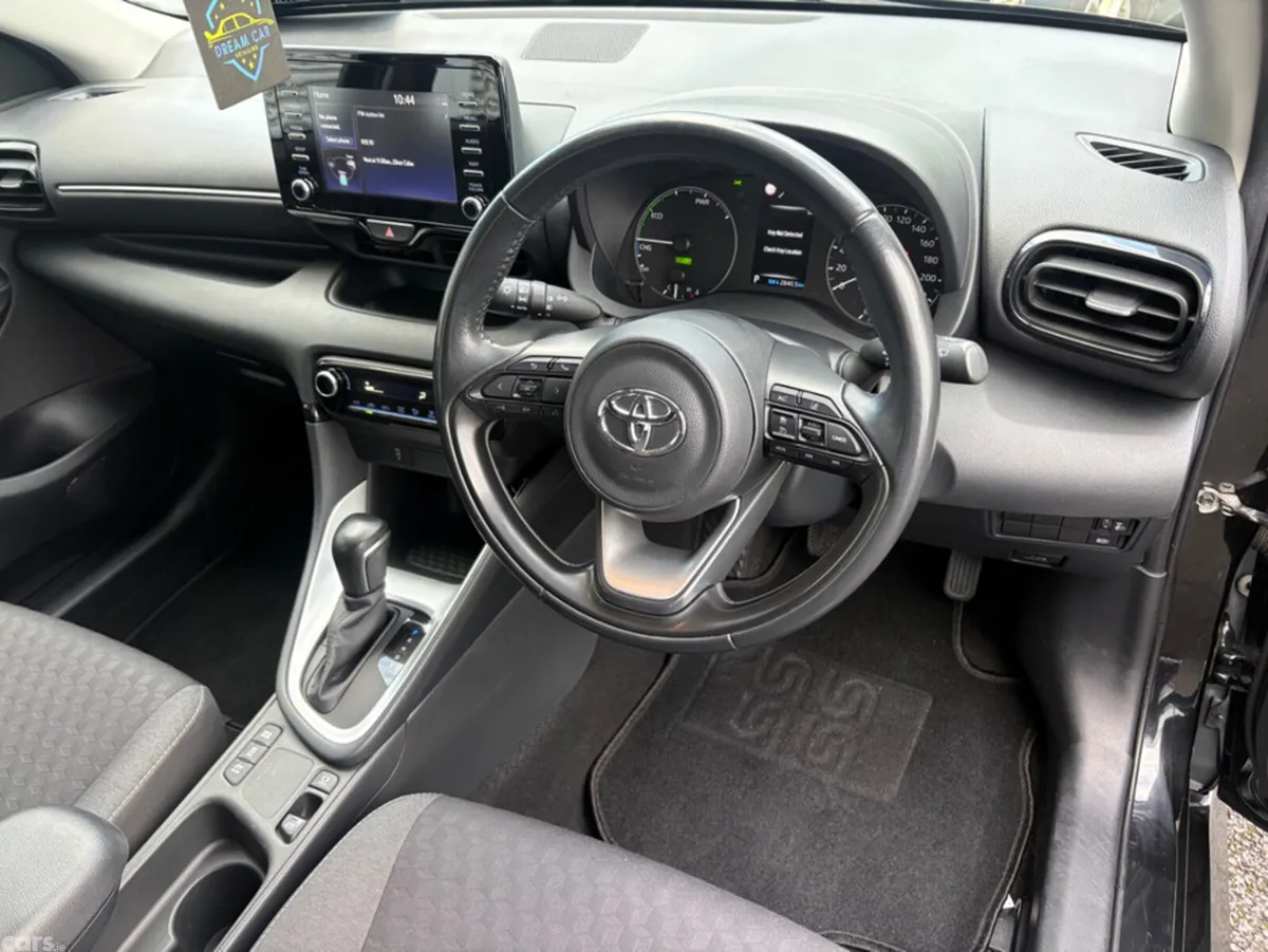 Toyota Yaris Hatchback, Petrol Hybrid, 2021, Black