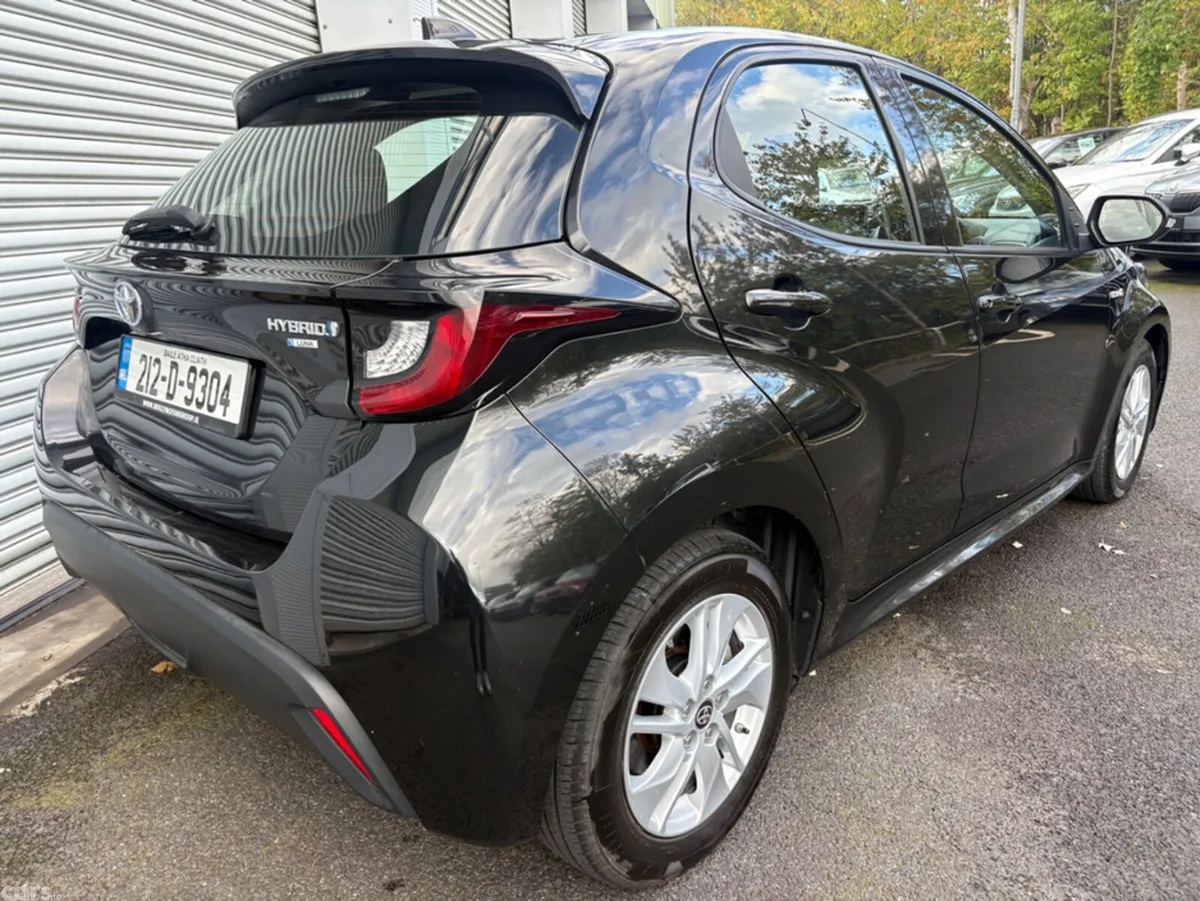 Toyota Yaris Hatchback, Petrol Hybrid, 2021, Black