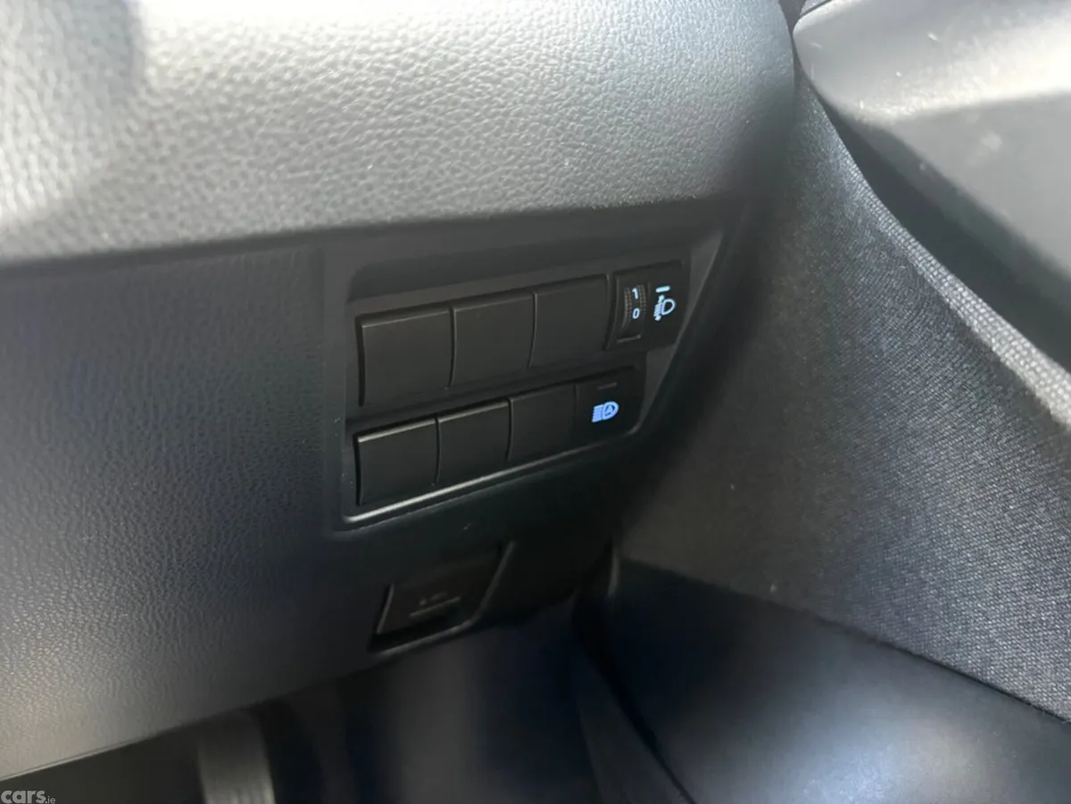 Toyota Yaris Hatchback, Petrol Hybrid, 2021, Black