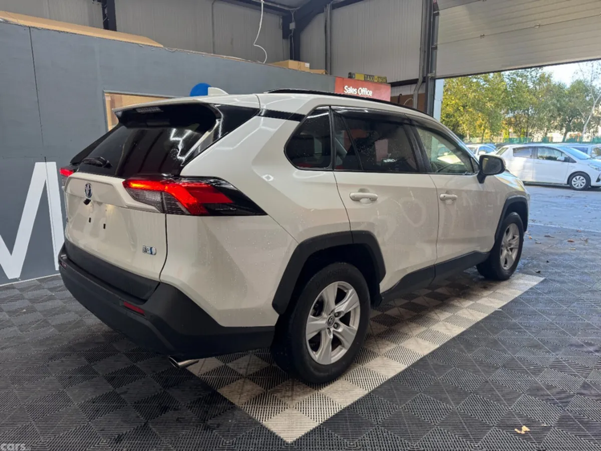 Toyota RAV4 SUV, Petrol Hybrid, 2021, White