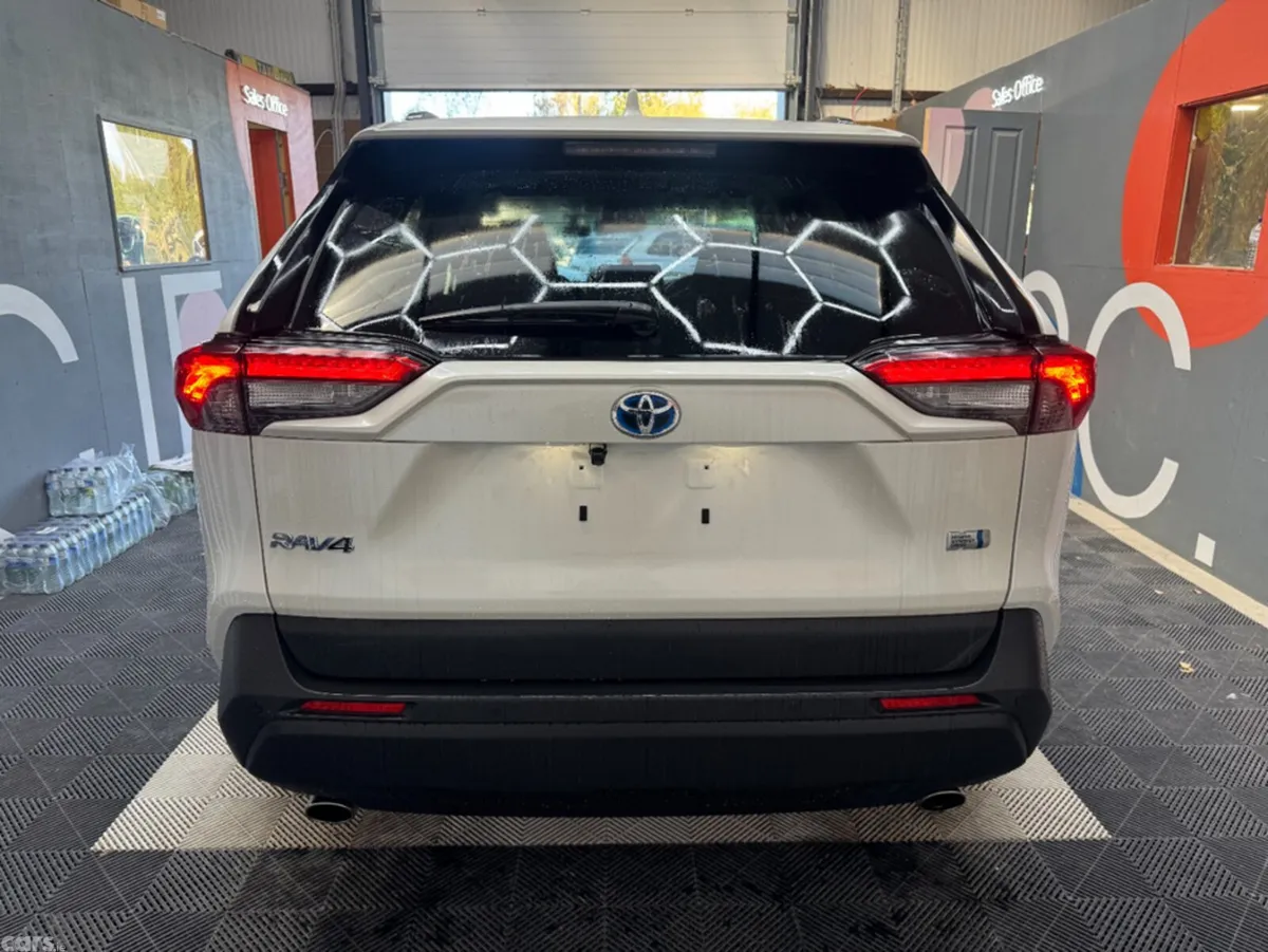 Toyota RAV4 SUV, Petrol Hybrid, 2021, White