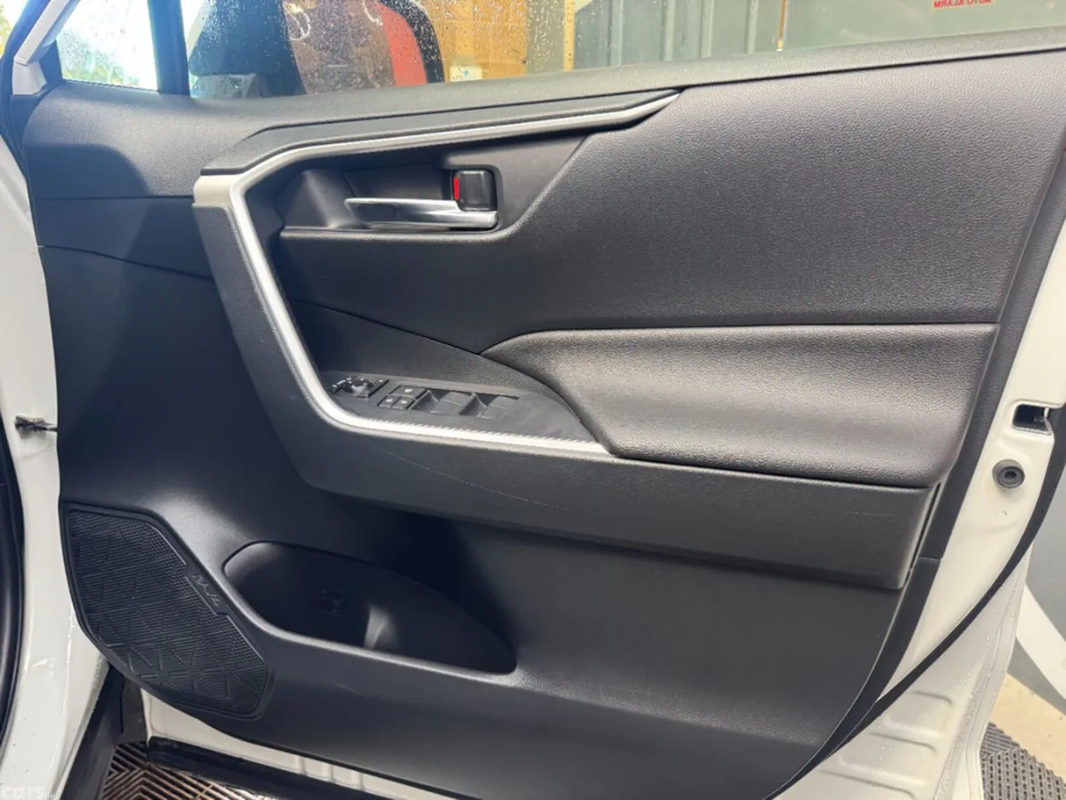 Toyota RAV4 SUV, Petrol Hybrid, 2021, White